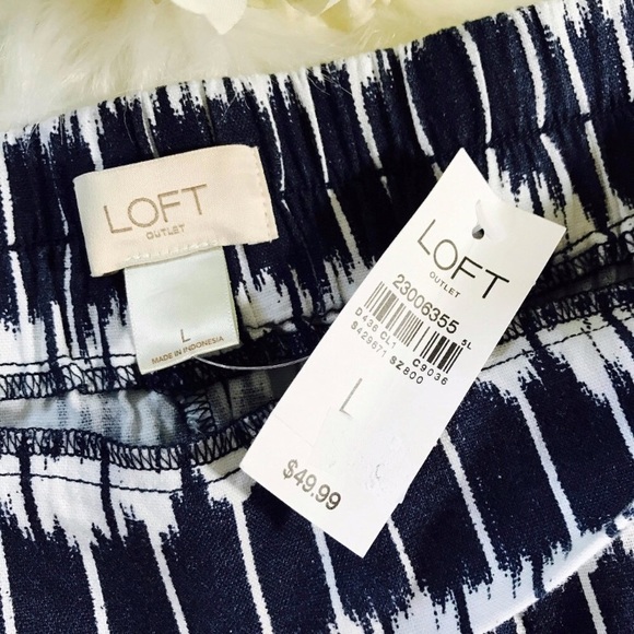 Loft navy and white skirt - Picture 3 of 4